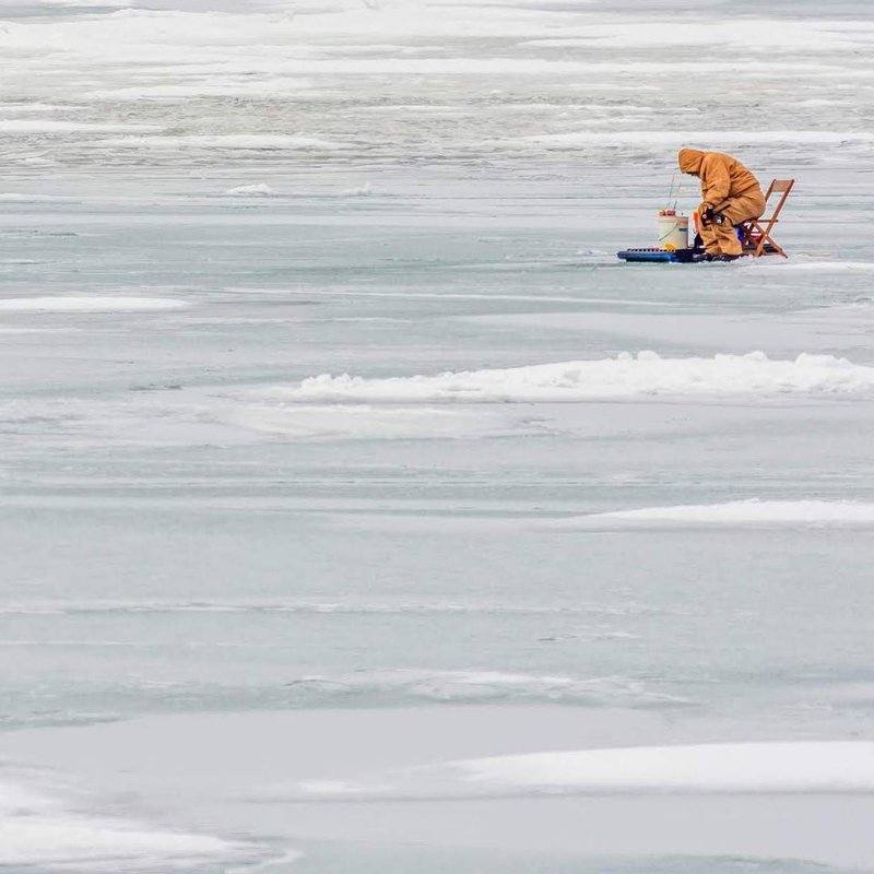 Ice fishing gambling, ice fishing gambling game